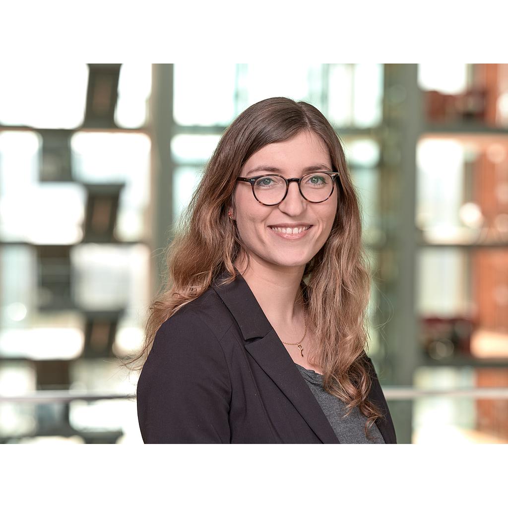 BECKER Lavinia, Capital International Management Company S.à r.l.