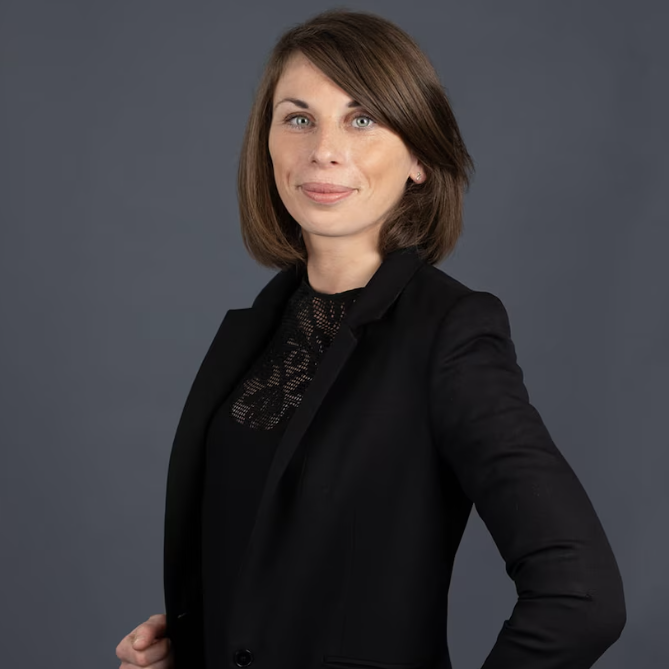 BRUNOT Mélody, DLA Piper
